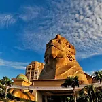 Ark Serendah Hotel